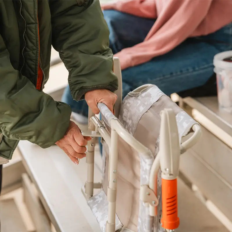 Stadium Rock-Cliner™ - Tailgate Support